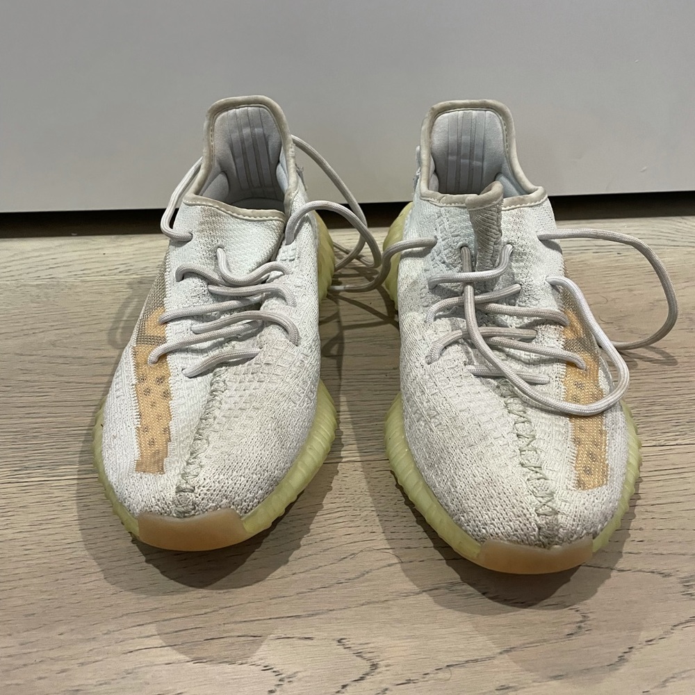 women’s yeezys